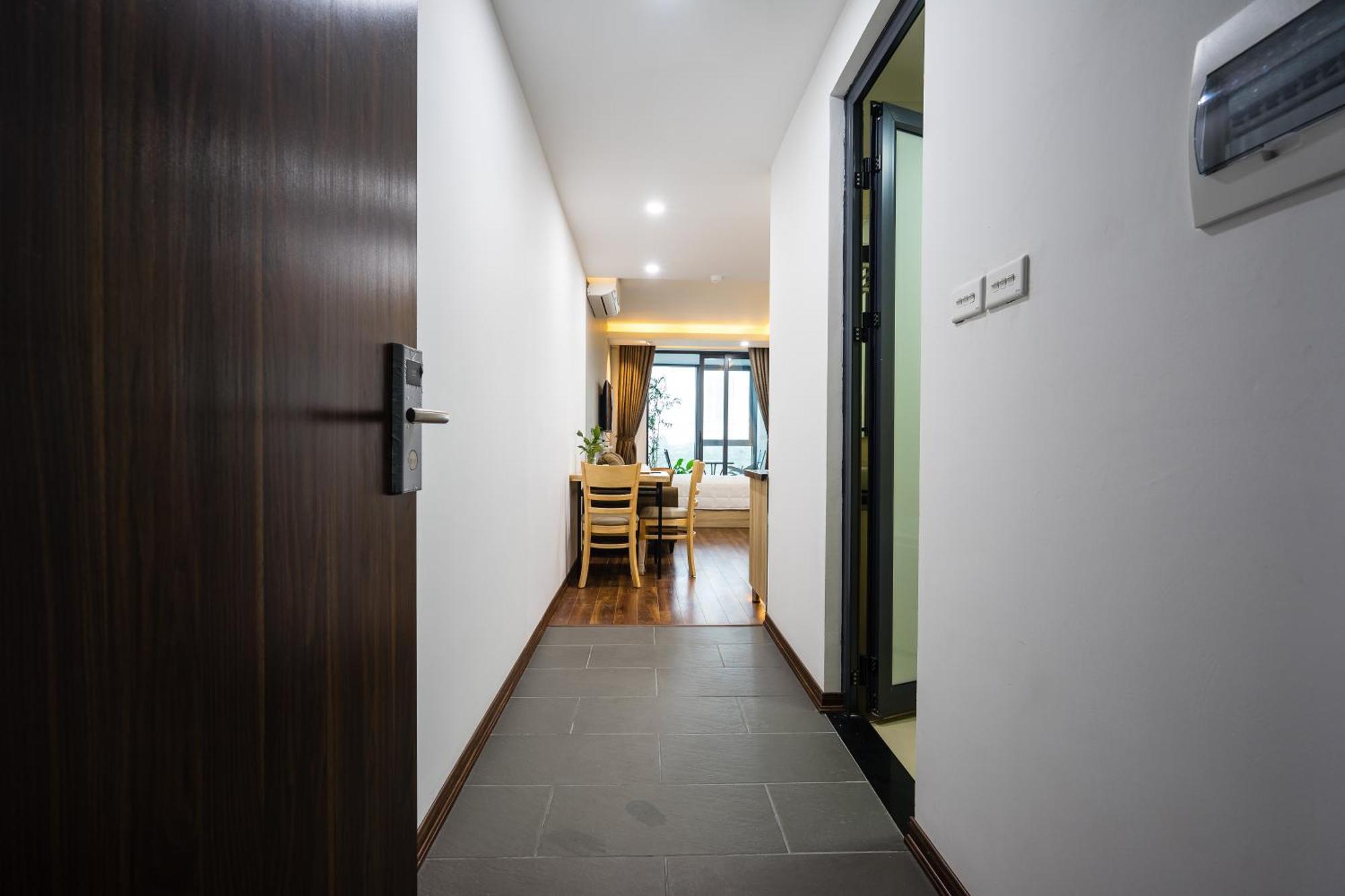 Ann House And Hanoi
